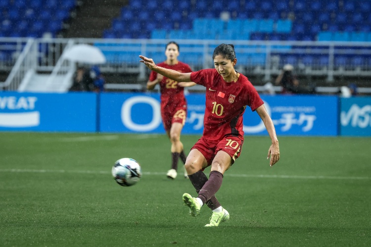 官方：王妍雯结束两年法甲留洋，回归北京女足身披10号