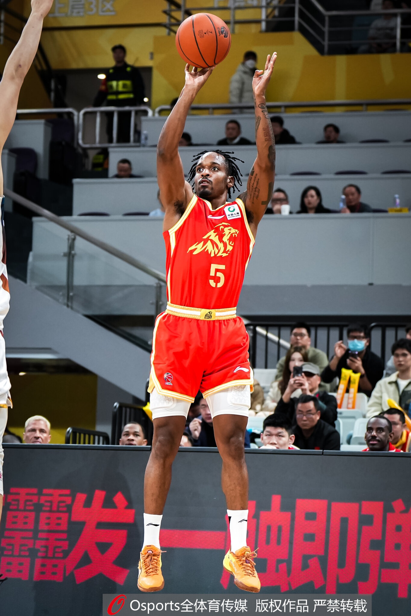 多队锁定外援优先续约权：上海留洛夫顿 广东签萨姆纳＆奎因