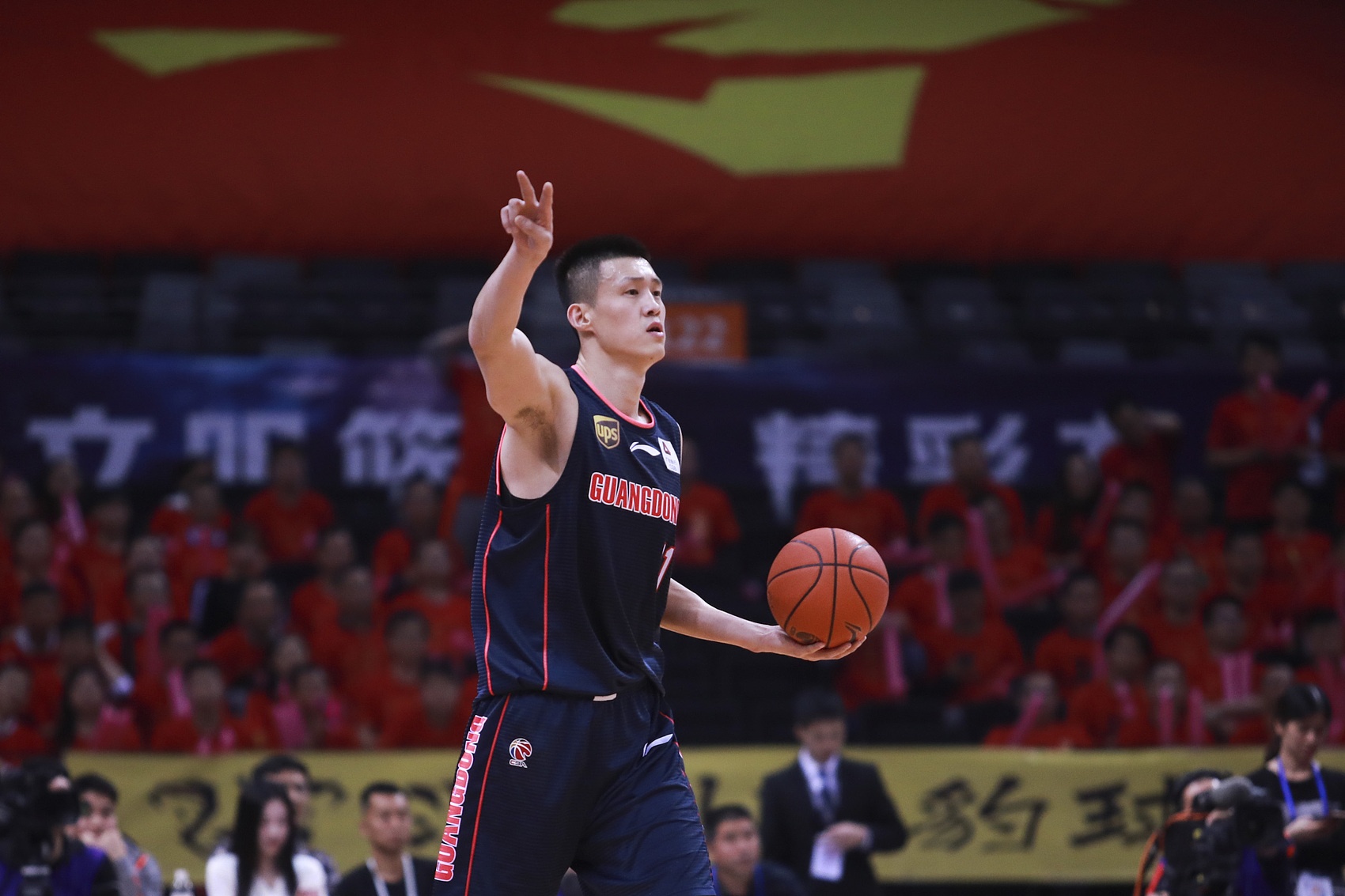 媒体人爆周鹏或重返广东，建议其接替杜锋挂帅