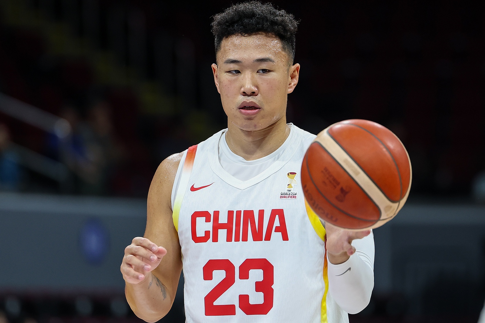 18中9砍25分5板6助 贺希宁率中国男篮击败喀麦隆