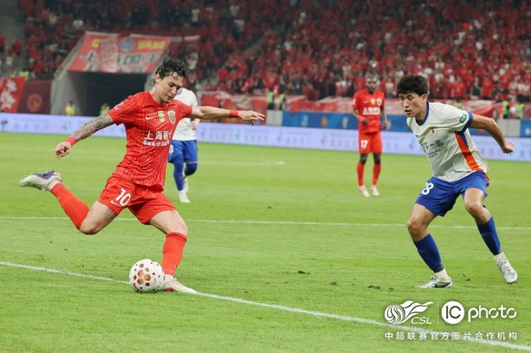 海港三球被吹 主场0-1不敌山东泰山