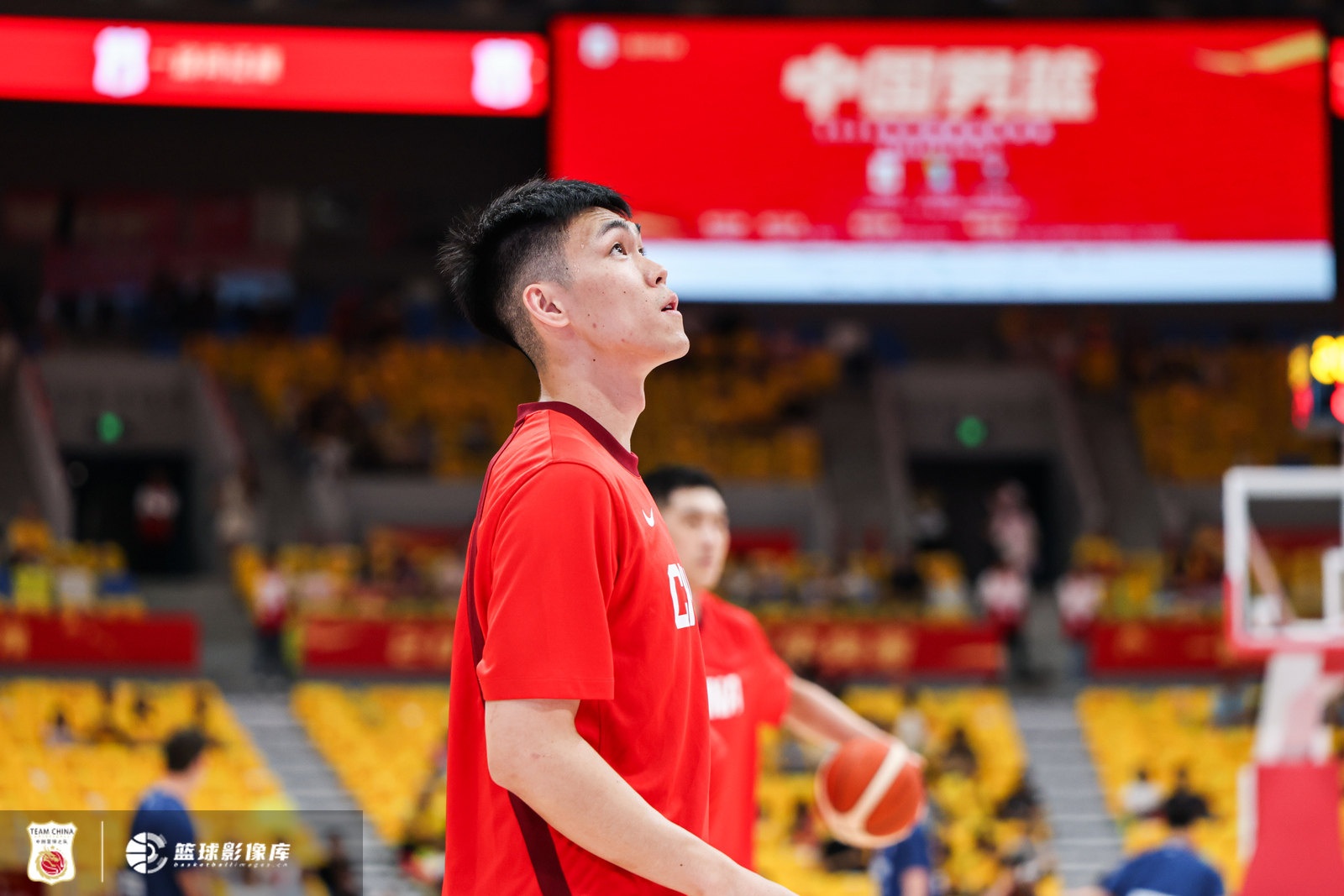 18次失误+三分32中10 中国男篮72-91再负乌拉圭