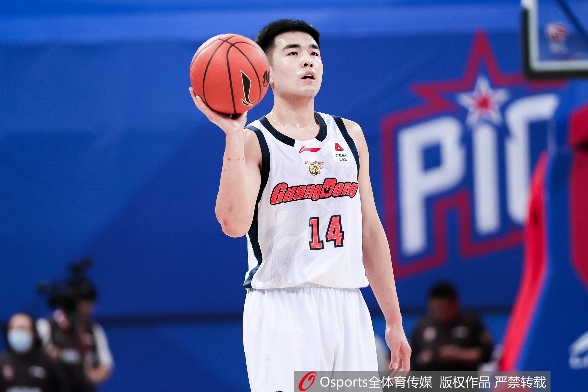 广东预计一年C类合同续约张文逸 广东预计一年C类合同续约张文逸