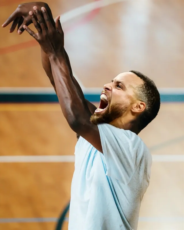 库里换头像P图回击巴特勒 巴特勒:这是冒名账号 库里换头像P图回击巴特勒 巴特勒:这是冒名账号