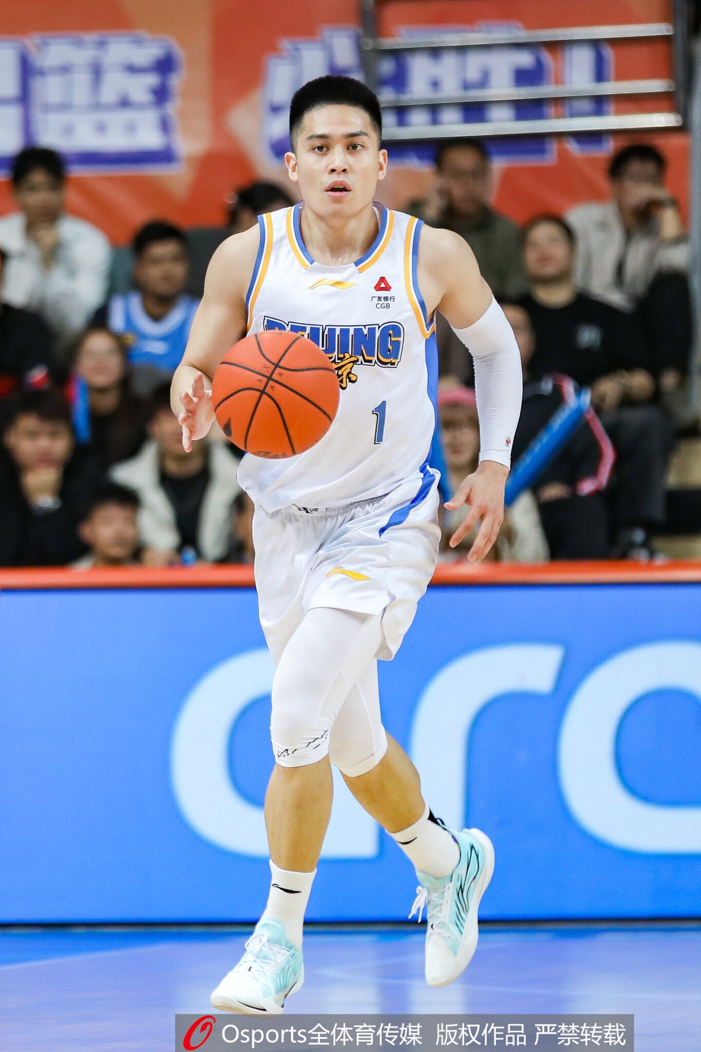 媒体人:北京首钢俱乐部与陈盈骏达成两年顶薪续约